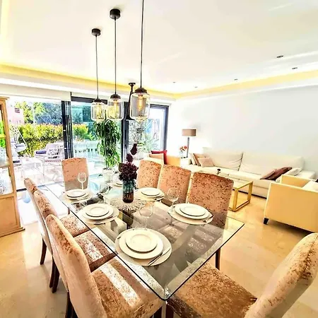 Luxury House With Private Rooftop Jacuzzi On The Golden Mile