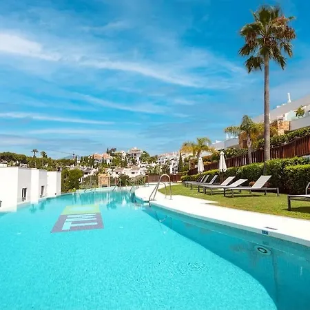Luxury House With Private Rooftop Jacuzzi On The Golden Mile Marbella