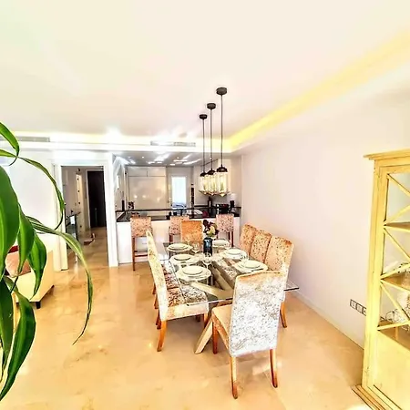 Luxury House With Private Rooftop Jacuzzi On The Golden Mile