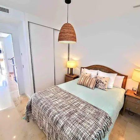 Luxury House With Private Rooftop Jacuzzi On The Golden Mile Holiday home