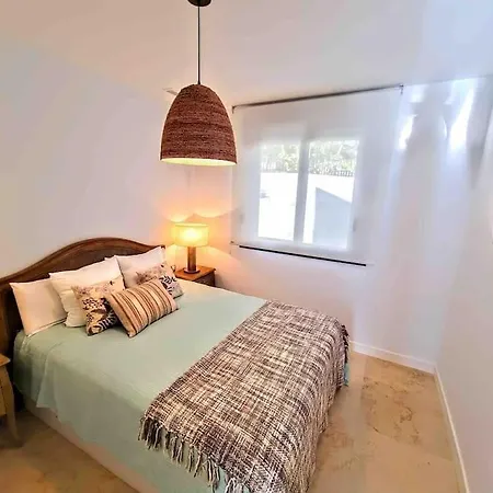 Luxury House With Private Rooftop Jacuzzi On The Golden Mile