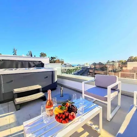 Vakantiehuis Luxury House With Private Rooftop Jacuzzi On The Golden Mile Marbella