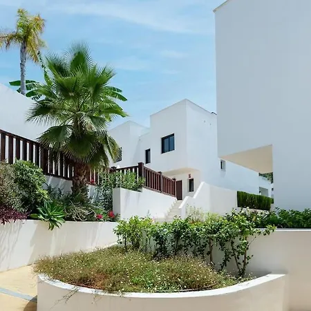 Luxury House With Private Rooftop Jacuzzi On The Golden Mile Vakantiehuis Marbella