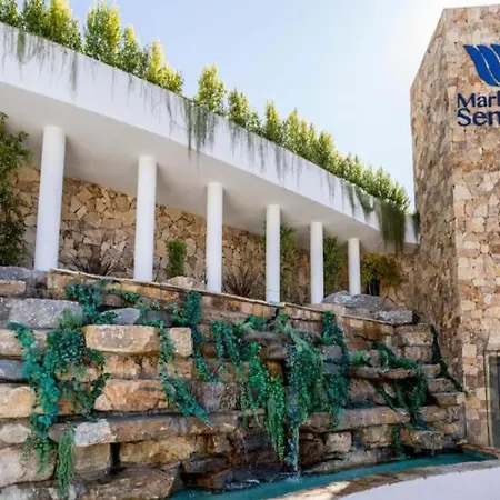 Luxury House With Private Rooftop Jacuzzi On The Golden Mile Vakantiehuis *